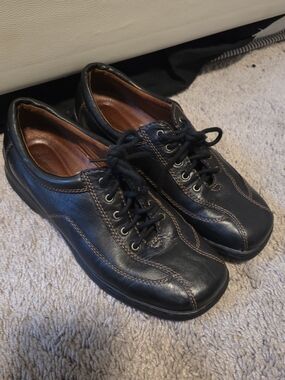 Women's Black Leather Lace-Up Comfort Shoes (9.5)